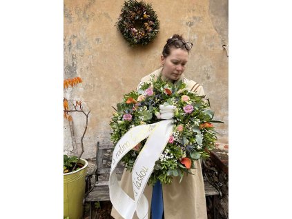 Smuteční věnec luční louka