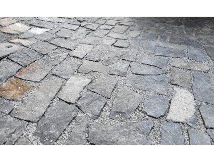 Dlažba divoká čedič