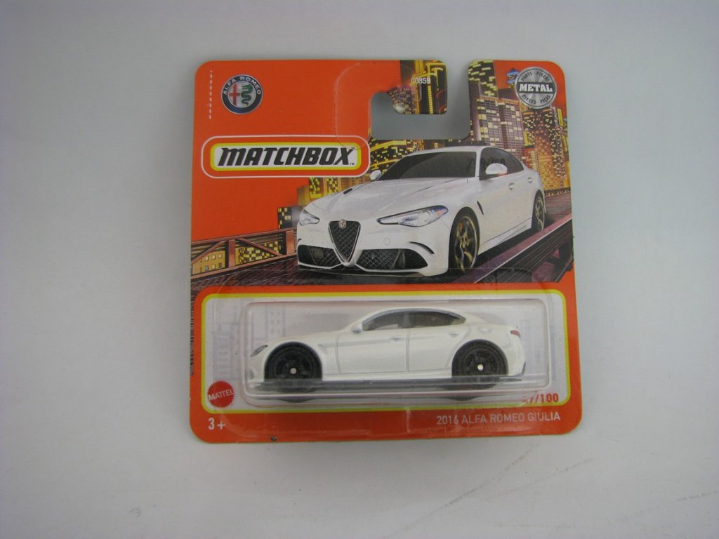 Alfa Romeo Giulia 2016 White 47/100 Matchbox Blister