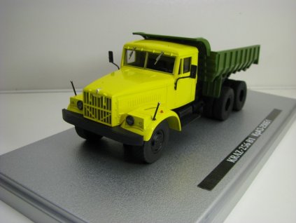 Kraz 256 B1 sklápěč v plastovém boxu 1:43 Atlas Edition