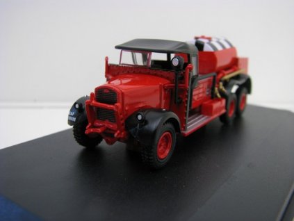 Fordson WOT 1 Crash Tender RAF Catterick Red 1:76 Oxford