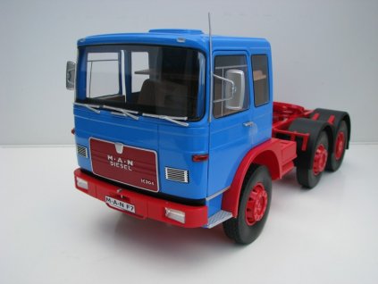 MAN 16304 F7 1972 Tahač Blue/Red 1:18 Road Kings