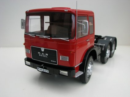 MAN 16304 F7 1972 Tahač Red/Black 1:18 Road Kings