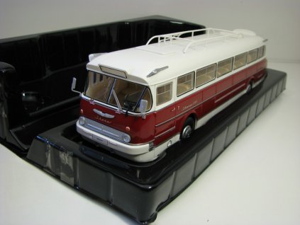 Autobus Ikarus 66 1972 Red-Creme 1:43 Ixo BUS025LQ