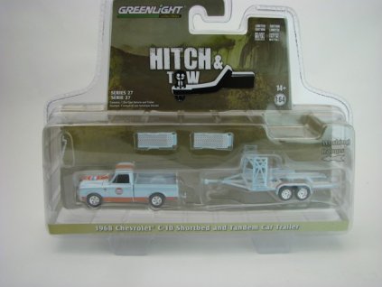 Chevrolet C-10 Shortbed 1968 Gulf 1:64 Hitch & Tow Greenlight 32270A-1