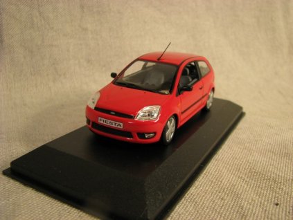 Ford Fiesta 3 doors red 1:43 Minichamps