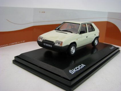 Škoda Favorit 136L (1988) Sněhobílá 1:43 Abrex