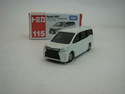 Toyota Voxy White 1:65 Takara Tomy