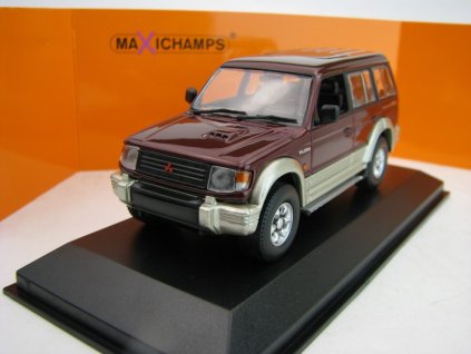 Mitsubishi Pajero LWB 1991 Red 1:43 Maxichamps