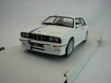 BMW 3 Series M3 1988 White 1:24 Bburago