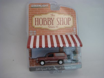 Plymouth Trail Duster 1978 + figurka 1:64 Hobby Shop série 16 Greenlight