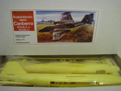 Retro Stavebnice letadla B.A.C. EE Canbera 1:72 Igralet