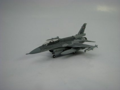 Lockheed Martin F-16D Block 52 Polish Air Force zavřený cocpit 1:200 Herpa