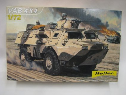 Transportér VAB 4x4 Saudská Arábie 1991 stavebnice 1:72 Heller 79898