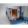 Komunální auto Ambulance s nosítky Bburago 32266