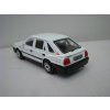 Polonez Caro bílá 1:43 Bburago