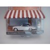 Studebaker Comander Starliner 1954 + stojan 1:64 Hobby Shop série 16 Greenlight