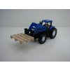 Traktor New Holland s paletovými vidlemi Siku Blister 1487