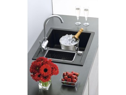 88347_granitovy-drez-sinks-crystal-615-1-metalblack-drezova-baterie-sinks-capri-