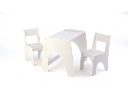 detsky stul a dve zidle bila
