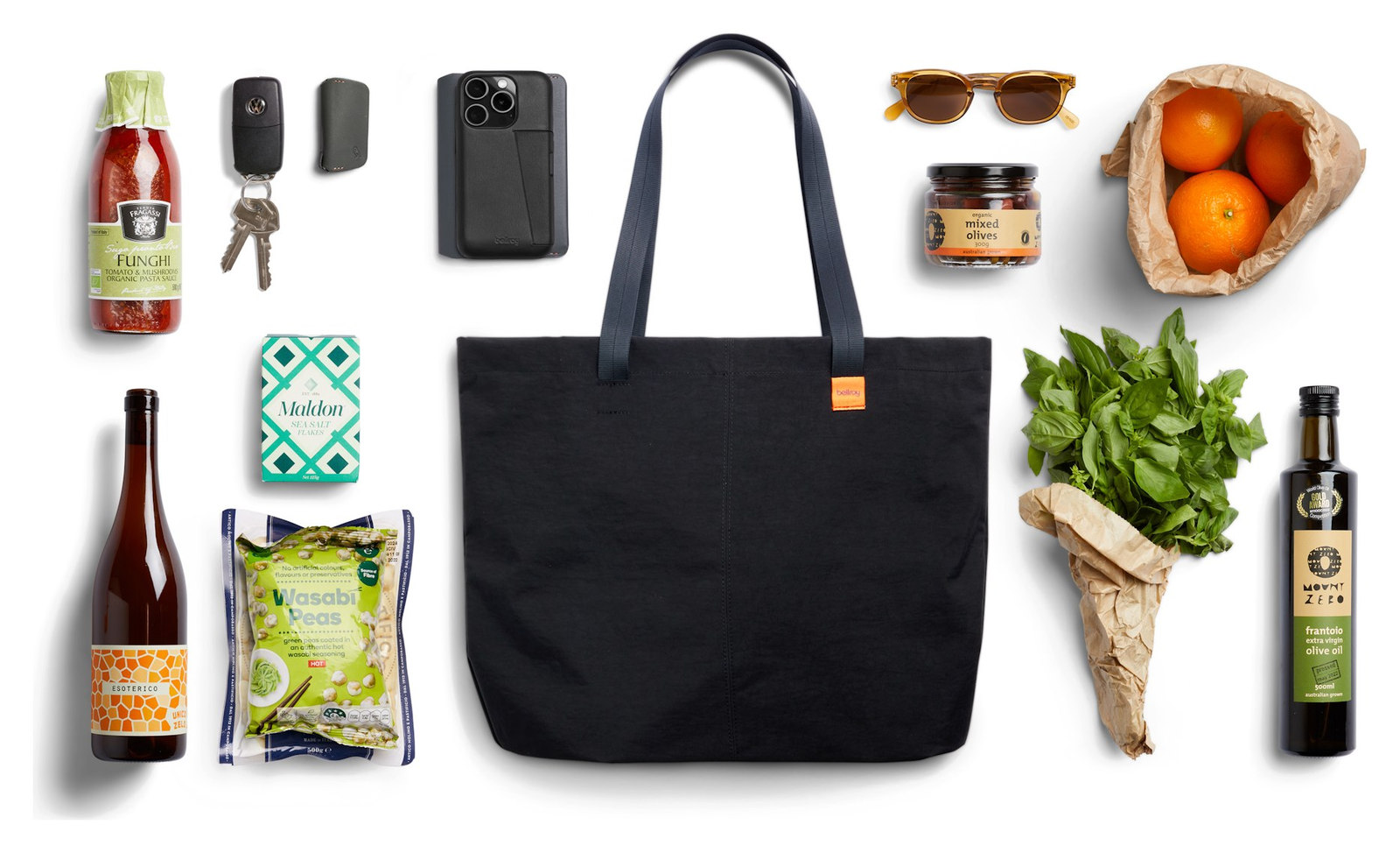 Bellroy Market Tote – přehled rozloženého obsahu