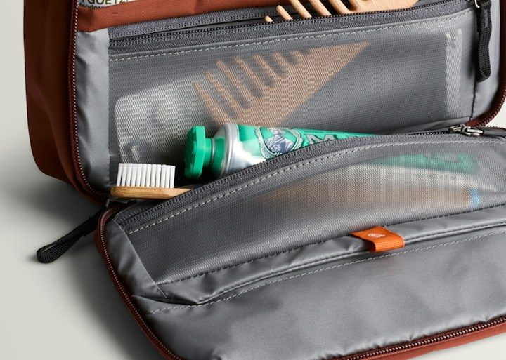Bellroy Hanging Toiletry Kit – Kartáček v samostatné kapse