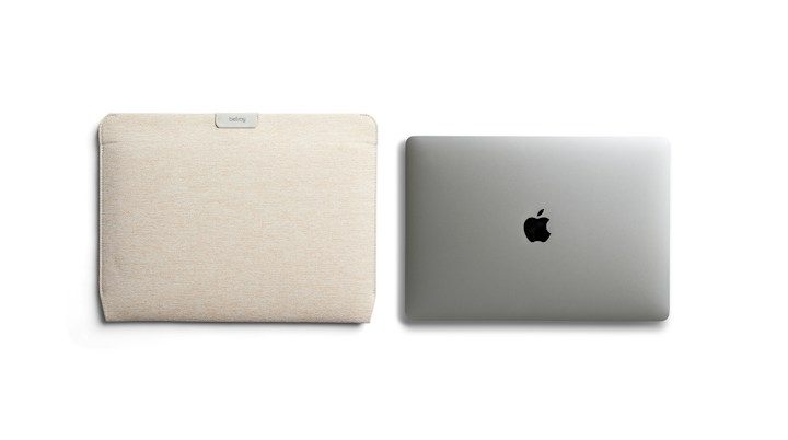 Bellroy Laptop Sleeve 14 – příklad uložených věcí