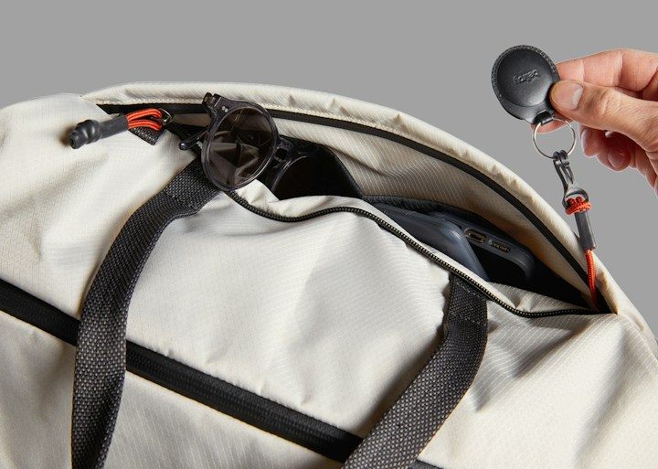 Bellroy Lite Duffel – Drobnosti v předním organizéru