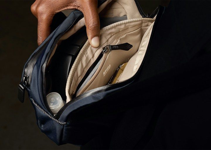 Bellroy Transit Sling – RFID kapsa a pojistka zipu