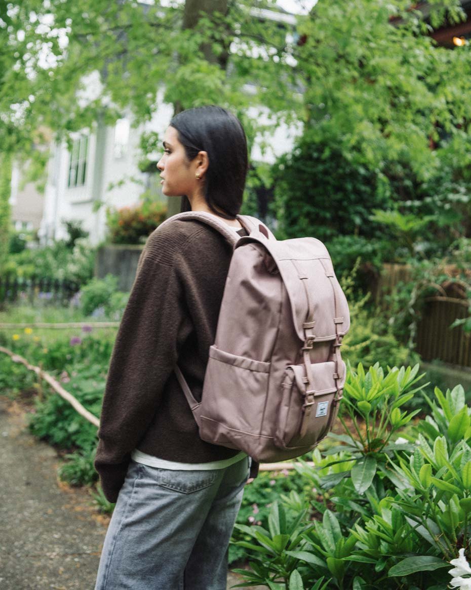 Herschel Little America – fotografie modelu