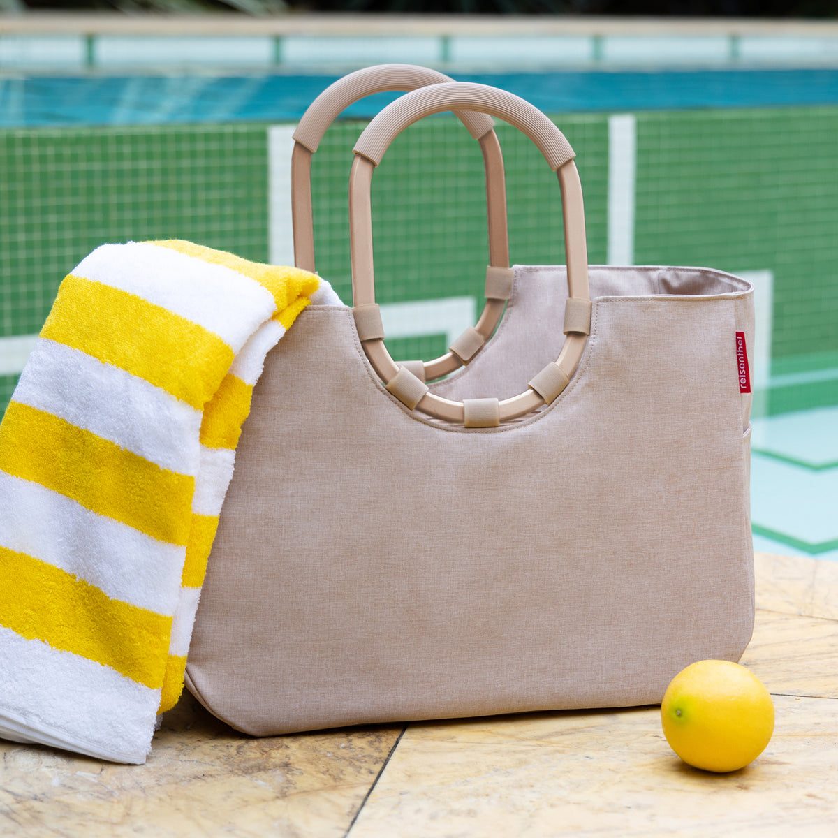 Reisenthel Loopshopper L Frame Twist Coffee – lifestyle fotografie