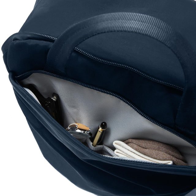 XD Design Soft Tote Backpack – Menší předměty po ruce