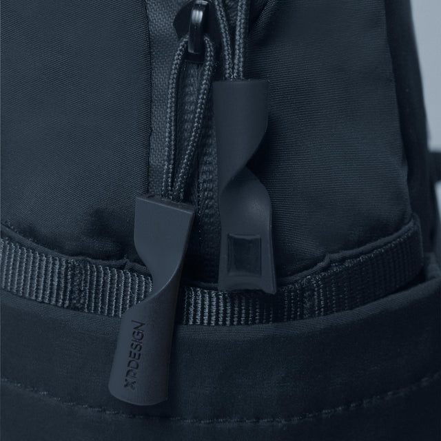 XD Design Soft Tote Backpack – Jezdec s posuvným zajištěním
