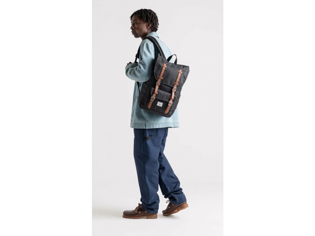 Herschel little america batoh 2025