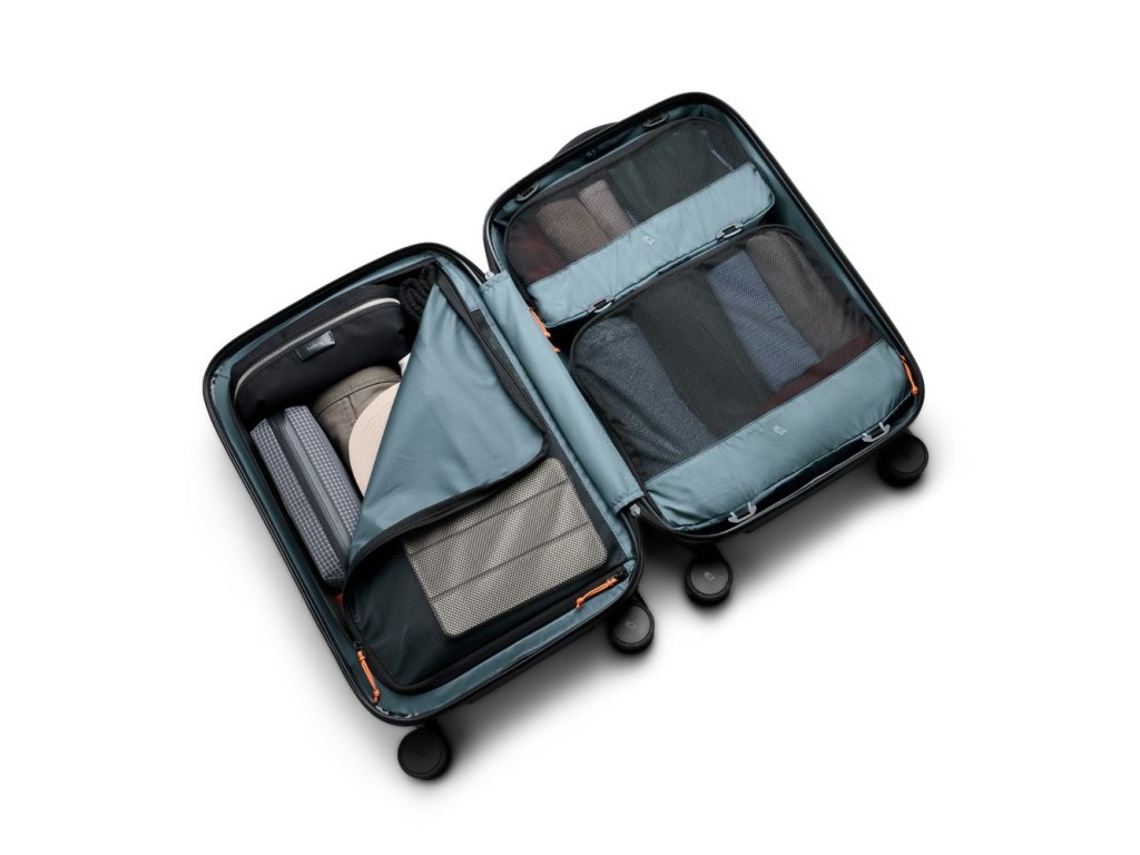 Bellroy Transit Carry-On – interiér kufru