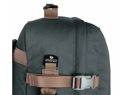 CabinZero Classic 44L Black Sand + LED svítilna