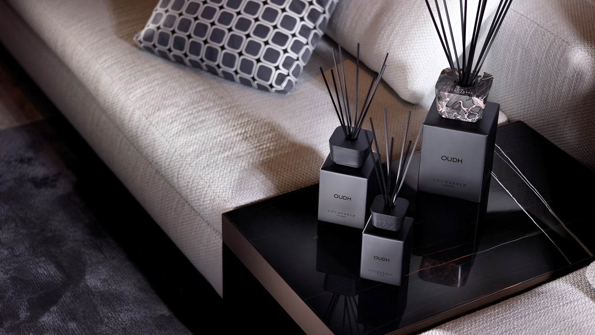 locherber-milano-difuzery-s-tycinkami-oudh