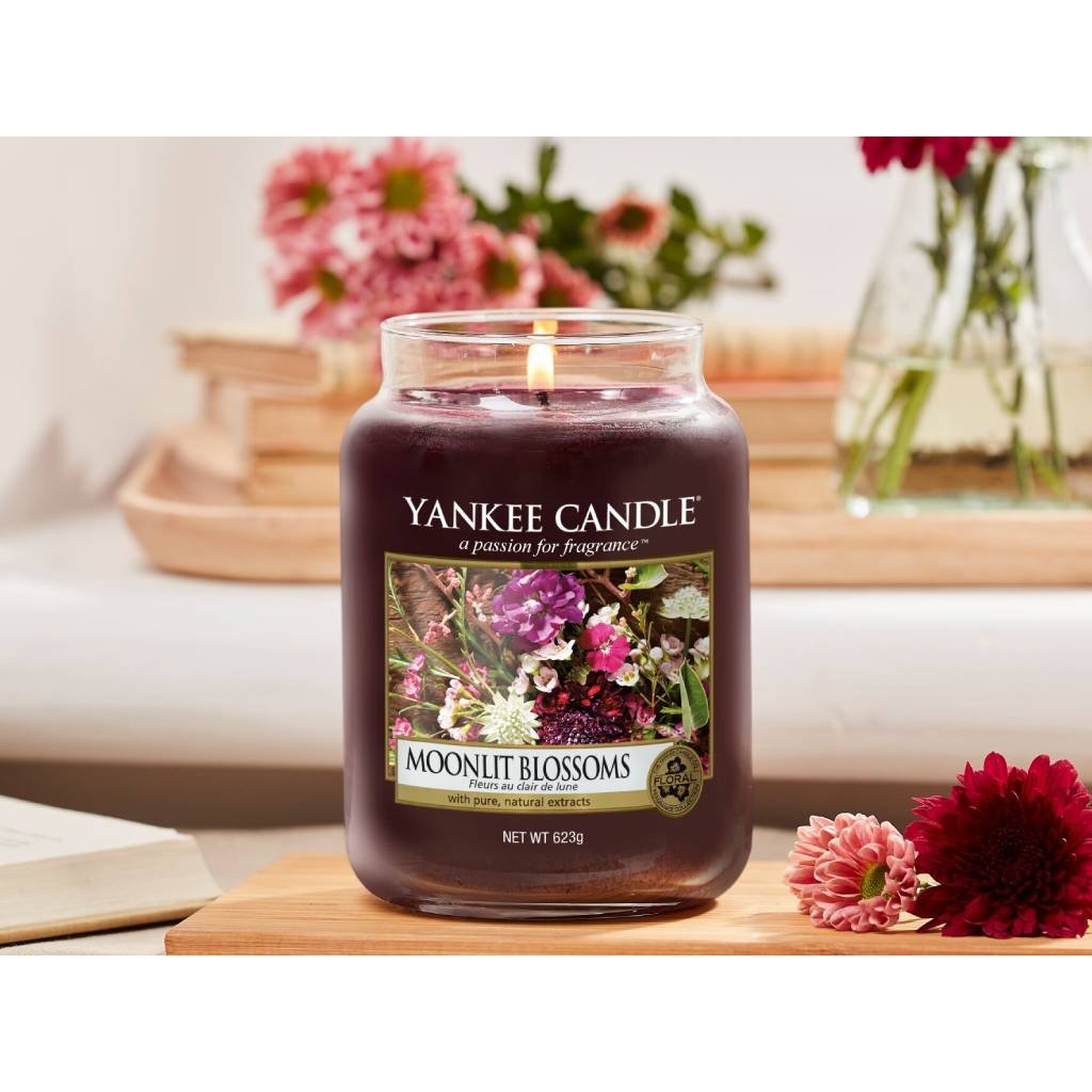 yankee candle classic moonlit blossoms stredni