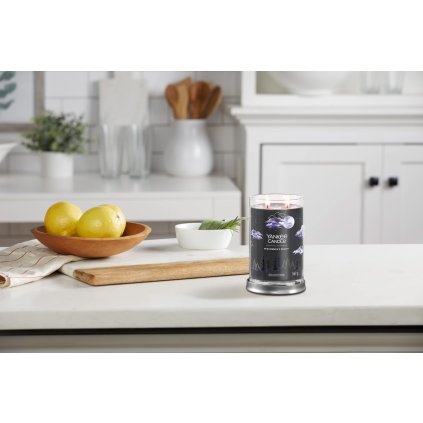 yankee candle midsummers night stredni