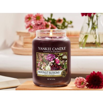 yankee candle classic moonlit blossoms stredni