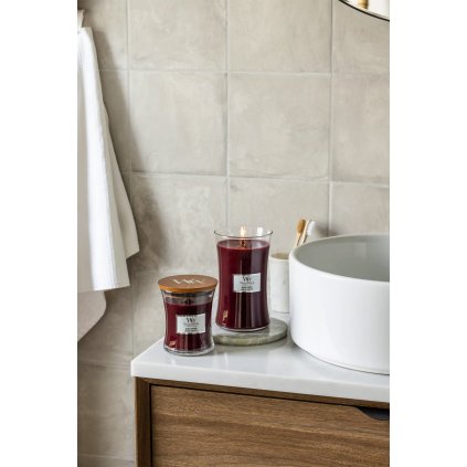 woodwick svicka black cherry velka 1