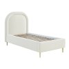 Postel Melany s elagantním čelem a úložným prostorem