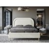 Postel Melany s elagantním čelem a úložným prostorem
