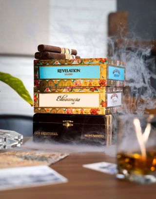 Dobrý doutník. Sklenka oblíbeného pití. A čas, který patří jen vám. 🥃✨ Některé kombinace prostě fungují dokonale 😮‍💨🔥...