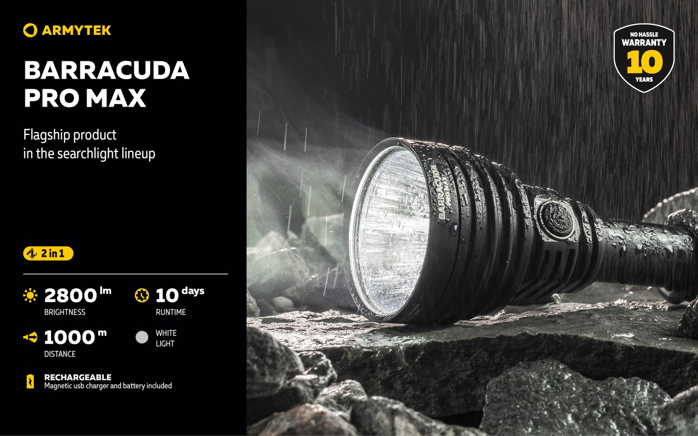 Armytek Barracuda Pro Max leží v daždi na mokrom kameni, vedľa čísla 2800 lm, 1000 m, 10 dní a štít záruky 10 rokov