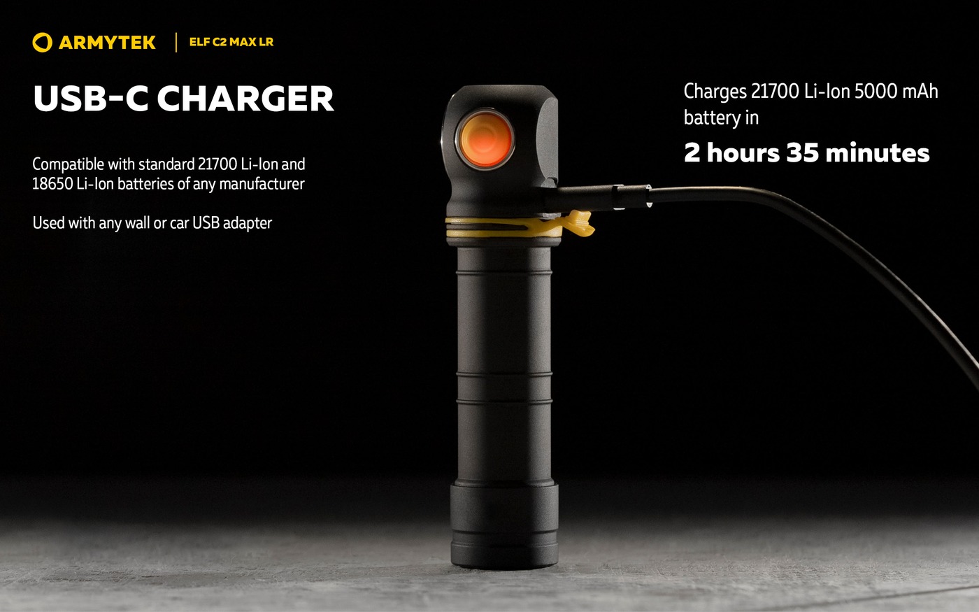 Čelovka Armytek Elf C2 Max LR sa nabíja káblom USB-C, tlačidlo svieti červeno, čas nabíjania 2 hodiny 35 minút
