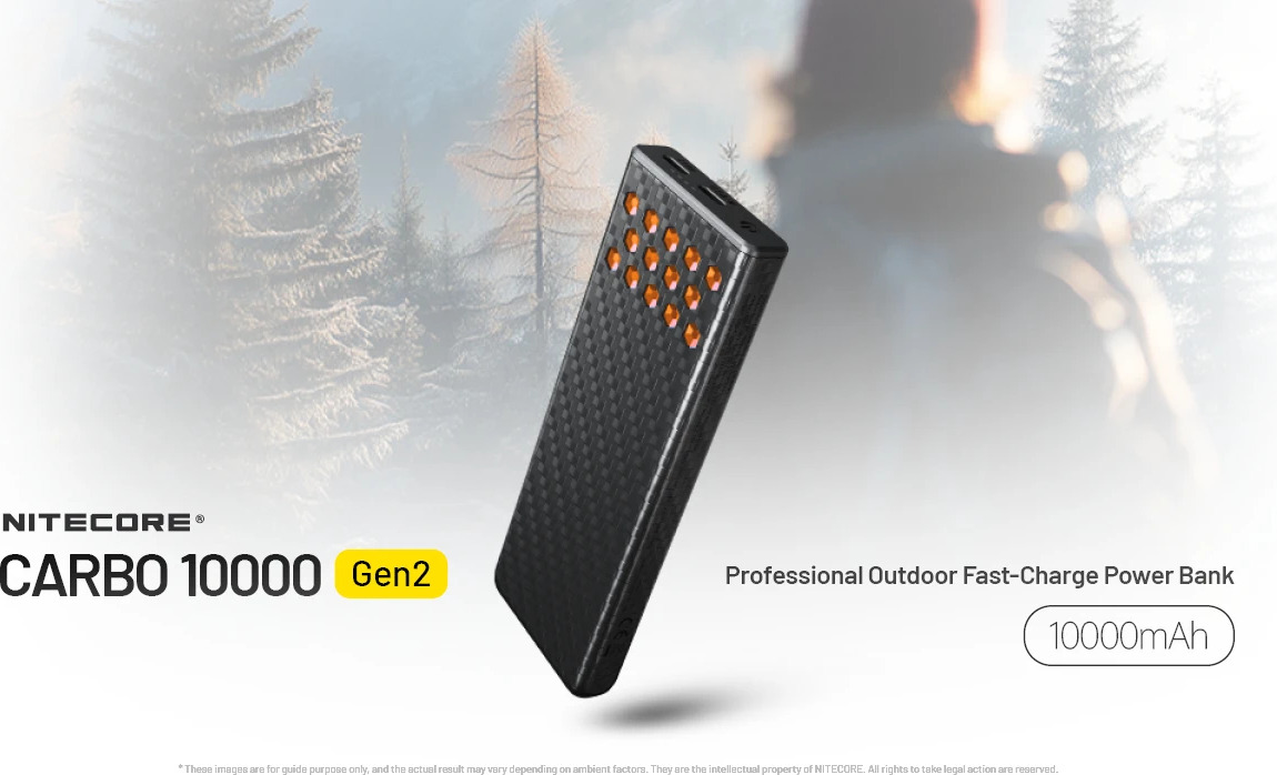 Nitecore CARBO 10000 Gen2 karbónová powerbanka 10 000 mAh s oranžovými magnéziovými chladičmi v hmlistom lese