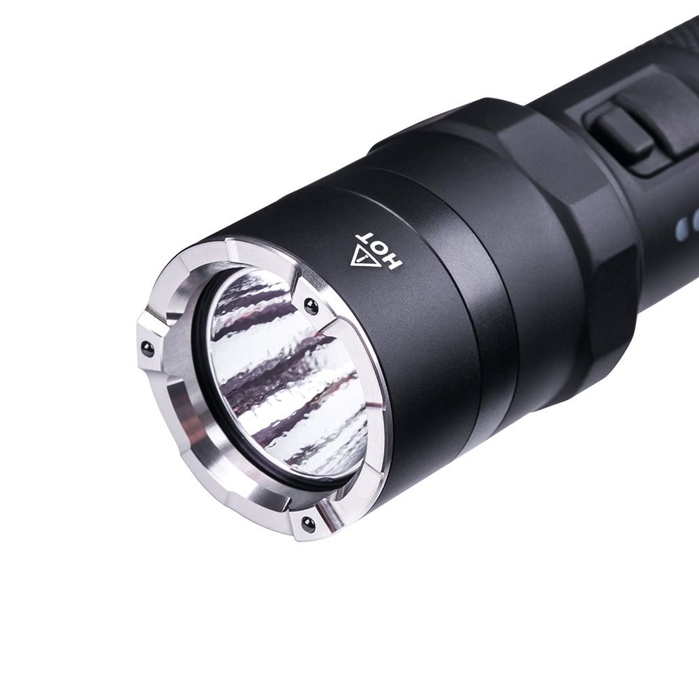 Nextorch P84B — nerezová zúbkovaná úderná korunka s nano-keramickými guľôčkami a hladký reflektor