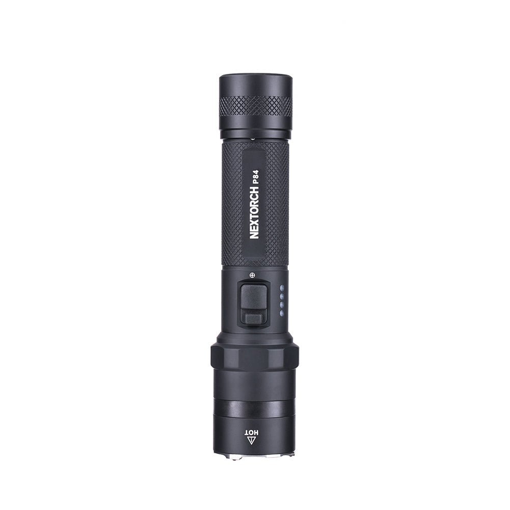 Nextorch P84B — bočný dvojtlačidlový spínač so samostatným strobom a 4 modré LED indikátora batérie