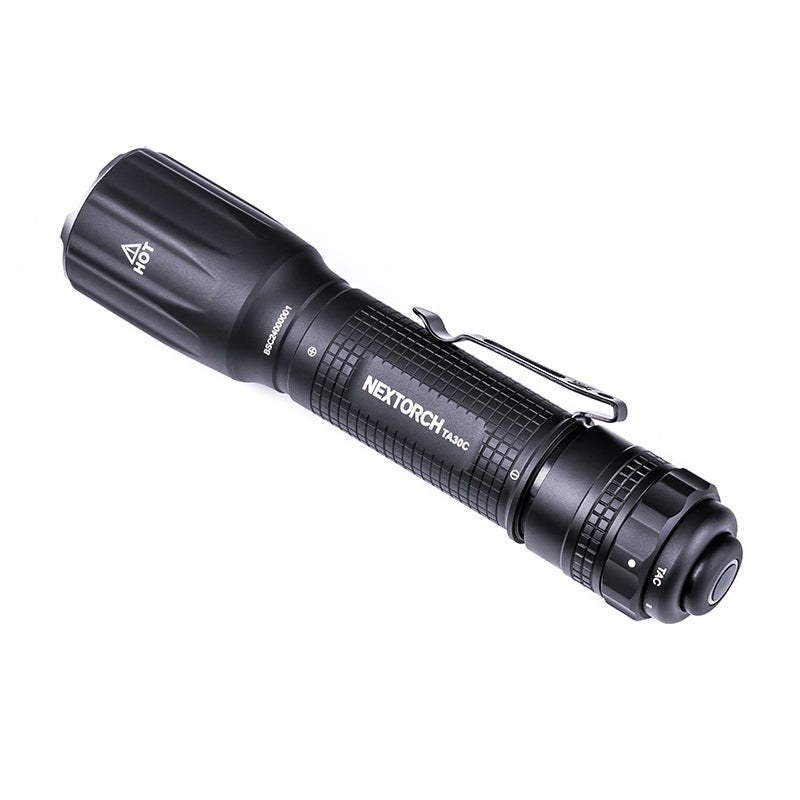 Nextorch TA30C — taktická baterka s otočnou magnetickou koncovkou a koncovým spínačom